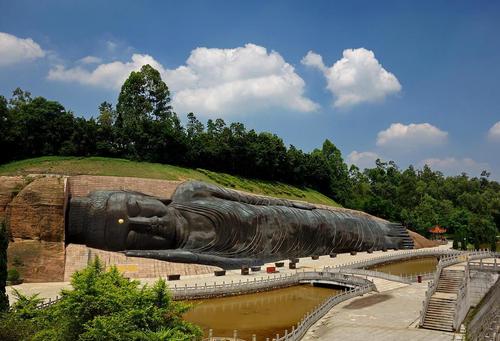 三水金装大卧佛的历史背景